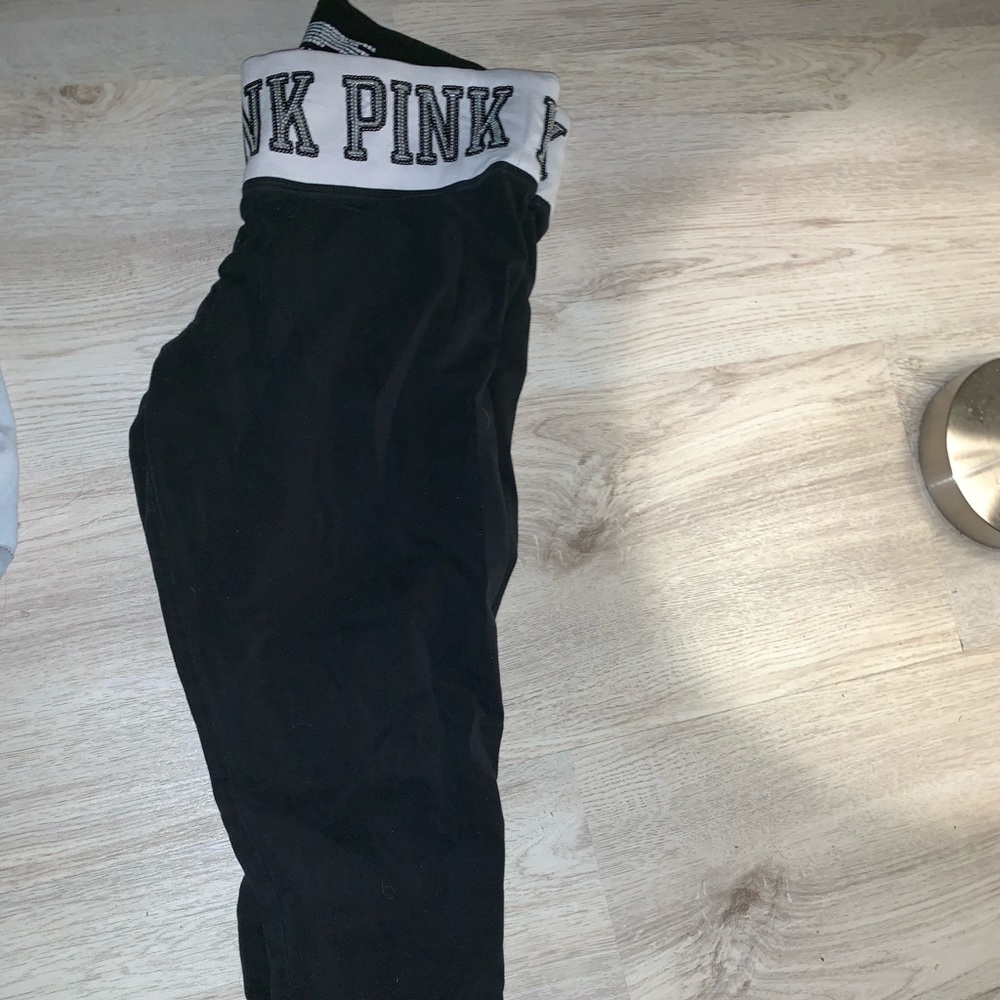 Pink yoga leggings